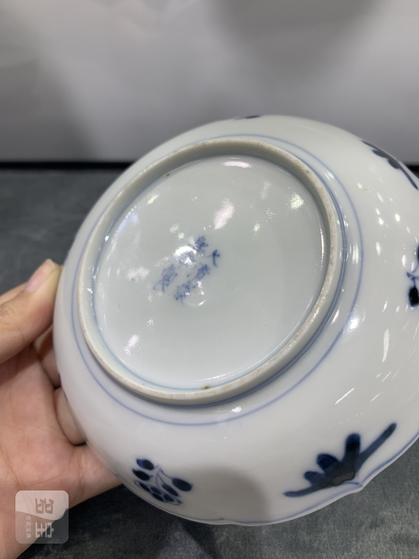 清乾隆青花留白开光粉彩莲花观音纹杯碟一套 - 图16